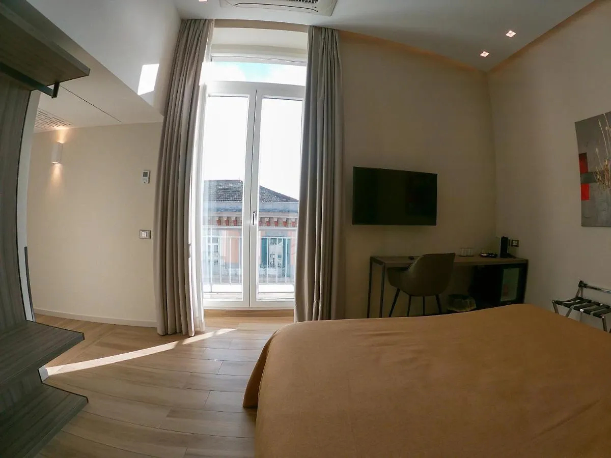 Municipio Luxury Suite Naples 0*,