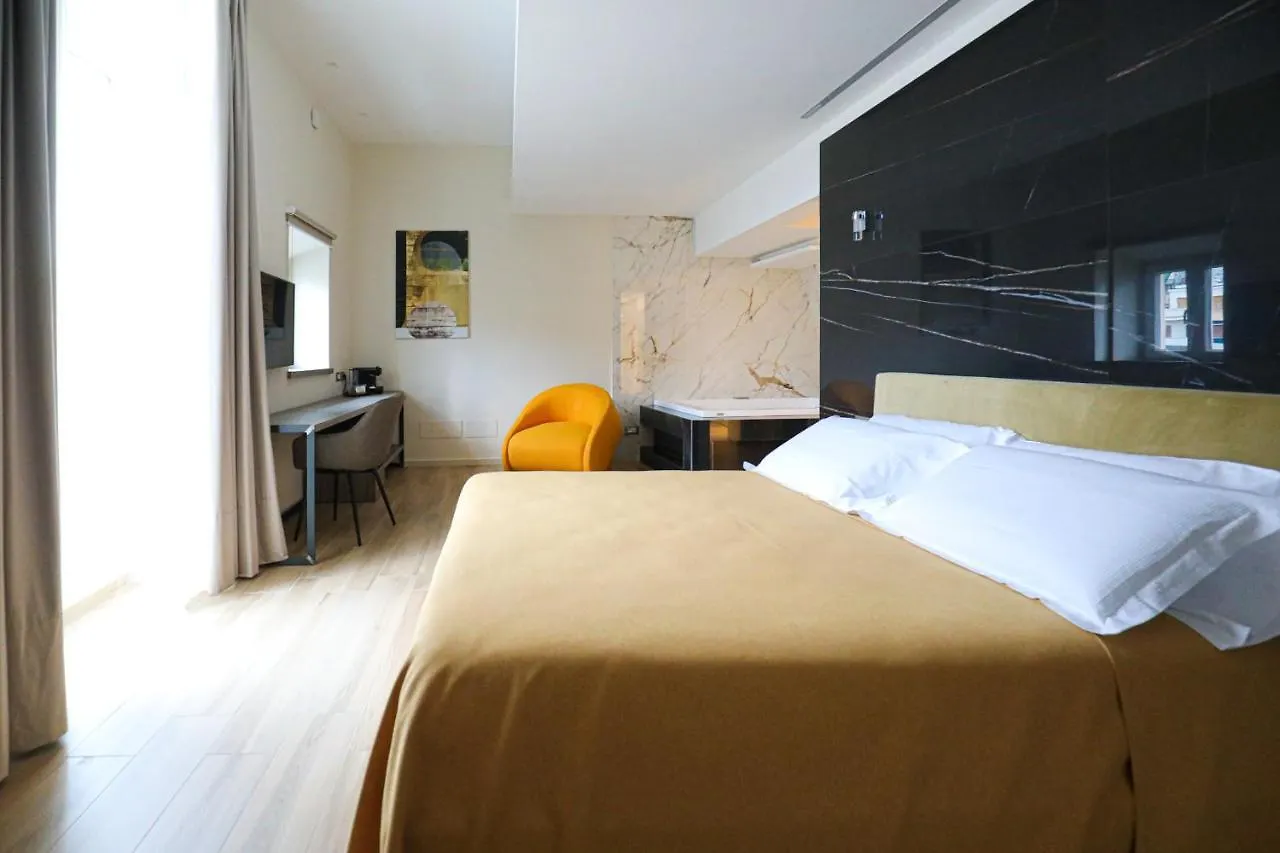 Municipio Luxury Suite Naples Guest house